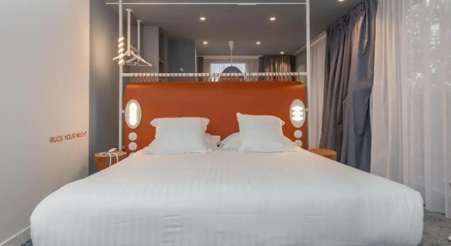 Полулюкс The Ruck Hotel