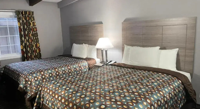 Четырёхместный номер Standard Travel Inn