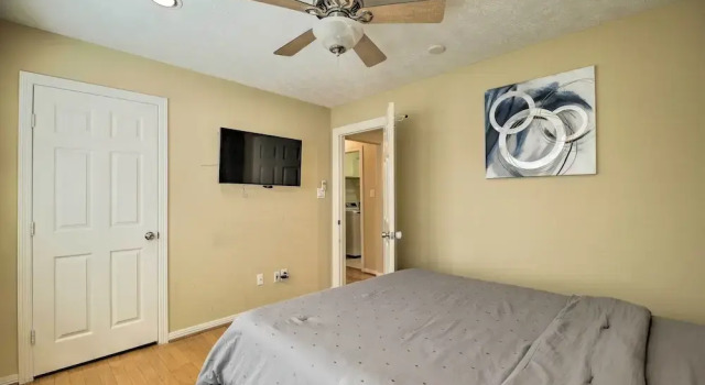 Апартаменты 2,500 Sq Ft Townhome - Walk to Central River Oaks!