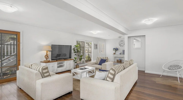 Коттедж с 5 комнатами с балконом Nelson Street, 14