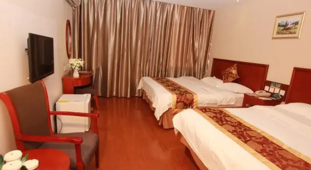 GreenTree Inn Shandong Jinan West Market Weiba Road Business Hotel, Забронировать Отель Хуайинь Цзинань, рядом с Железнодорожная станция Цзинань