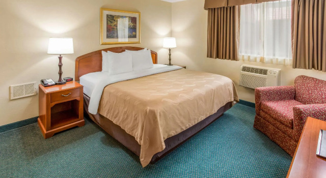 Двухместный люкс Quality Inn & Suites Green Bay Downtown