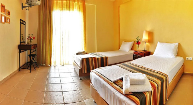 Dafnes House, Book Hotel  