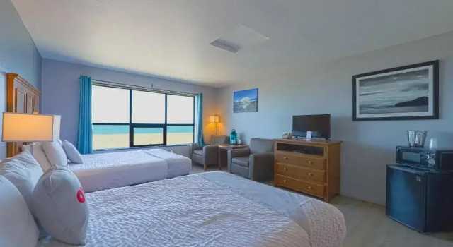 Четырёхместный номер Standard с видом на океан Waves Hotel NYE Beach - Newport OR