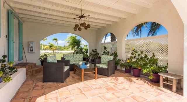Coralito Bay Suites & Villas