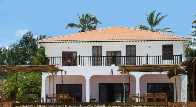 Moonshine Uroa Boutique Hotel