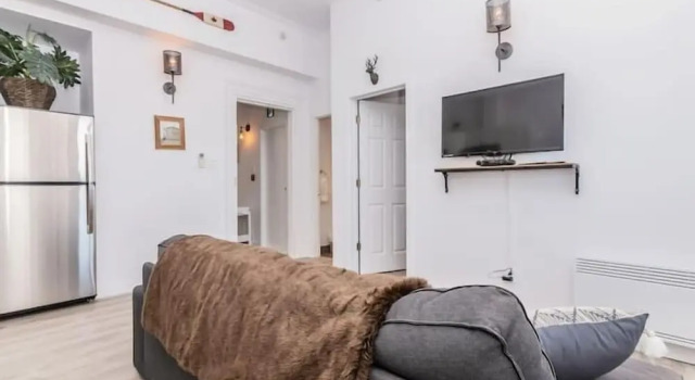 Manoir des Remparts 3 Bdrm Oasis, Забронировать Отель Квебек Quebec city and area, рядом с Place d Youville