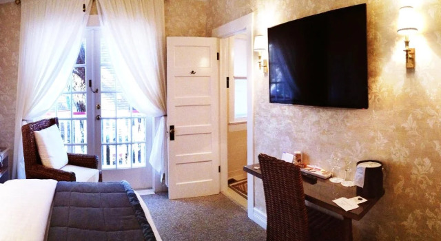 The Riverview Hotel - New Smyrna Beach, Забронировать Отель Отели Нью-Смирна-Бич 3 звезды, рядом с Поле для гольфа Detwiler Park, 3*