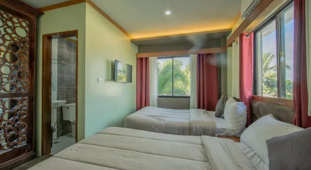 Четырёхместный номер Superior Rawis Resort Hotel