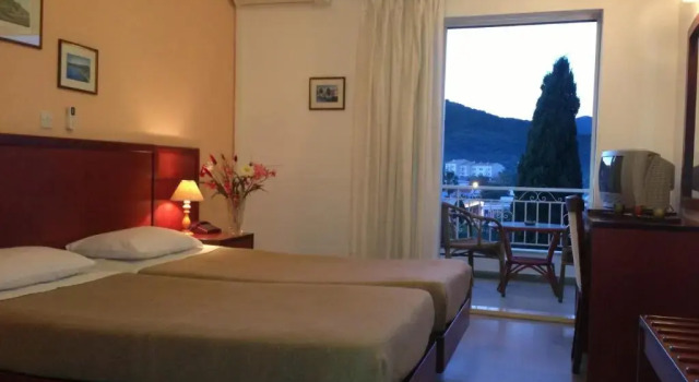 Двухместный номер с балконом Three Stars Beach Hotel