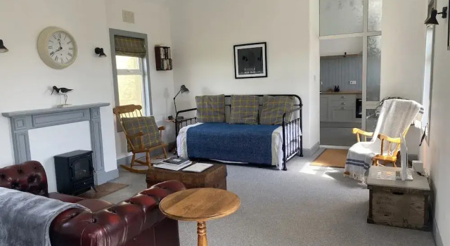 Апартаменты Kirkapol Beach Sleeps 4 With Dog Access