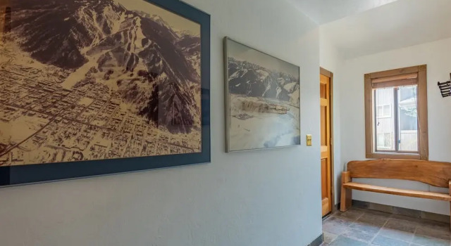 Bridgepoint 24 - 2 Br Condo