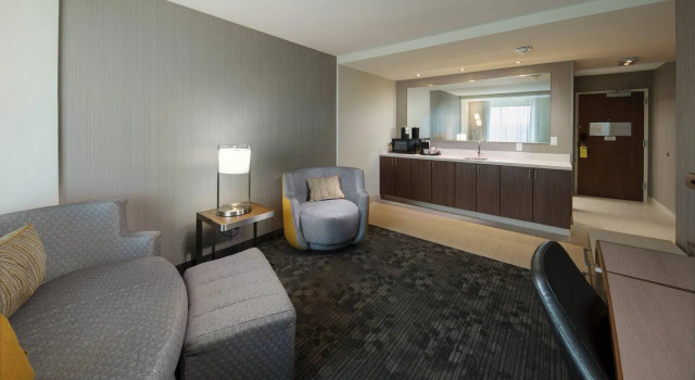 Двухместный люкс Courtyard by Marriott Russellville