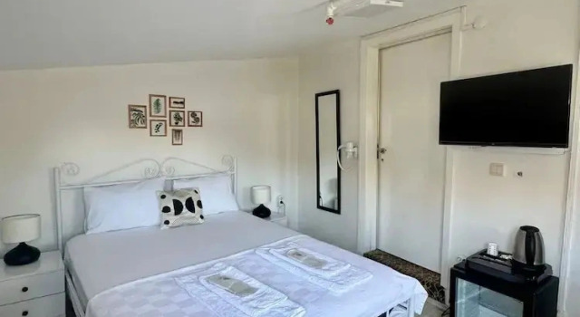 HEYBELIADA, Book Hostel / Vandrerhjem Hostels i Prince Islands, Hostel / Vandrerhjem