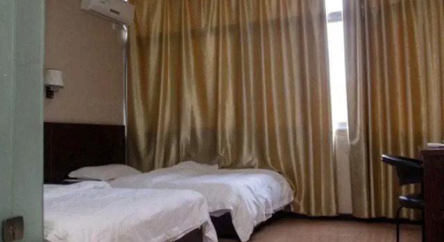 Yichang Jungang Business Hotel, Varaa Hotelli Yichang Hubei