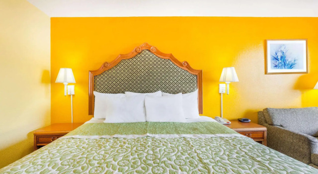Двухместный номер Standard Days Inn by Wyndham Jacksonville