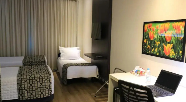 Трёхместный номер Standard Transamerica Executive Taboao Morumbi