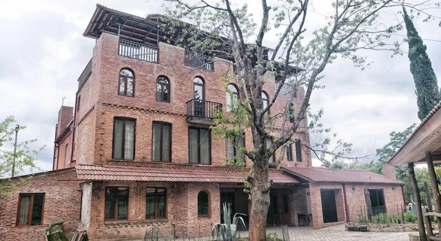 Chateau Chikovani, Rezervovat Hotel Hotely v Imereti s parkováním, Parkování
