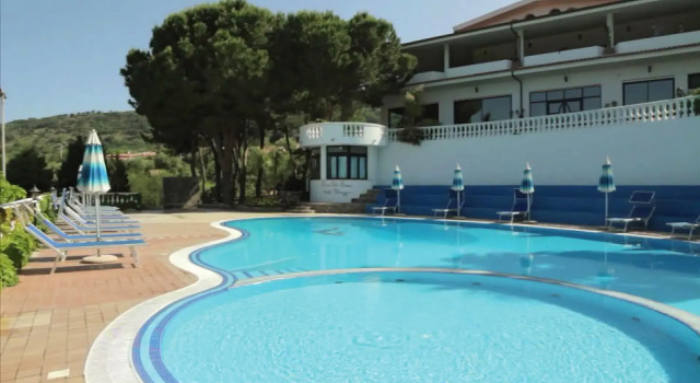 Villaggio Hotel Pineta Petto Bianco