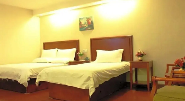 Двухместный номер Standard GreenTree Inn Newtown MaLu Subway Station Business