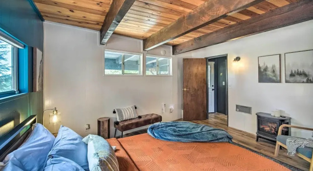 Running Springs Cabin < 7 Mi to Lake + Skiing, Забронировать Дом для отпуска Раннинг Спрингс San Bernardino Mountains