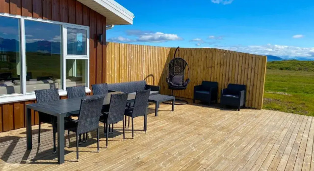 Коттедж с 4 комнатами Beautiful house in the nature of West Iceland