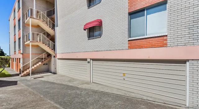 Laman Lodge, Unit 2, 15 Laman Street