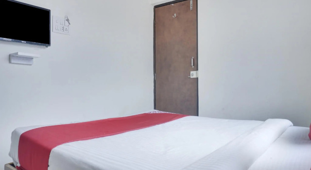 OYO 76259 Hotel SRH, Забронировать Отель Отели штата Махараштры 3 звезды, 3*