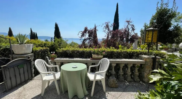 Двухместный номер Standard с балконом и с видом на озеро Park Hotel Ville Montefiori Spa & Centro Benessere