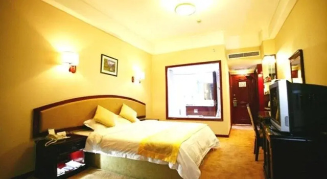 Everbright, Book Hotel Hotels in Liaoning with Parking, Parking