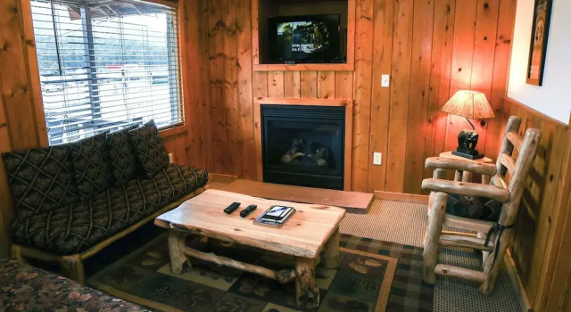 Lazy R Cottages: 8, Забронировать Отель Эстес-Парк Rocky Mountain National Park, рядом с Trout Haven Fishing Pond