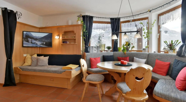 Appartement Sybille by NV-Appartements, Rezerwuj Apartament Hotele w Tyrol z parkingiem, Parking