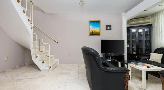 Spacious 2-Bedroom Maisonette in City Centre, Book Lejlighed Plovdiv Plovdiv