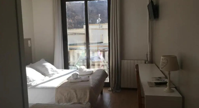 Трёхместный номер Standard с балконом и с красивым видом из окна Hotel Edelweiss