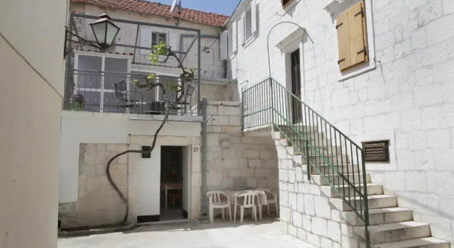 Коттедж Stone house Ernest