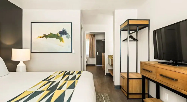 Deluxe suite Oxford Suites Redding
