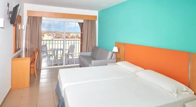 Двухместный номер Standard с балконом Hotel Chatur Costa Caleta