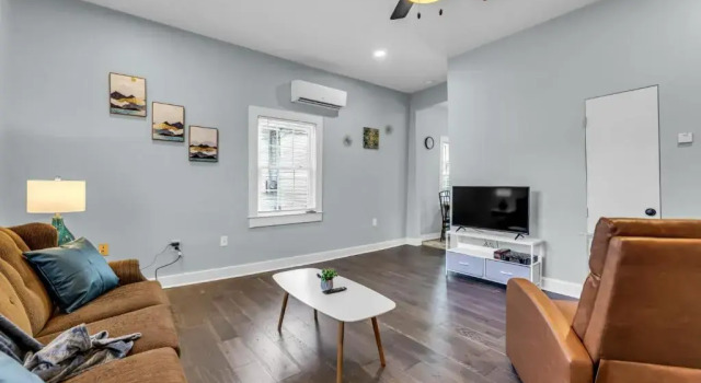 Апартаменты Modern Apartments near Downtown Greensboro