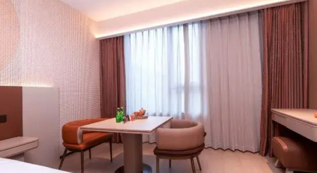 Люкс Deluxe Orange Crystal Hotel Yangzhou Wanda Plaza