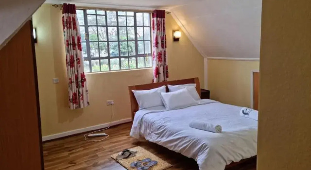 Lux Suites Weavers Haven Guest House, Rezervovat Penzión Hotely v Nakuru County s parkováním, Parkování
