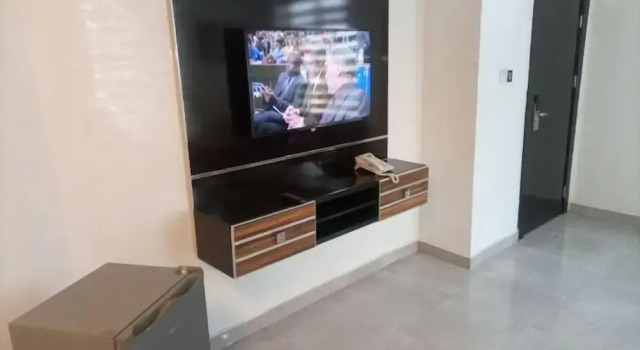 Номер Deluxe Embassy Classic Suites and Towers