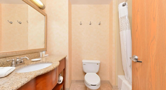 Четырёхместный номер Standard Spark by Hilton Grand Island
