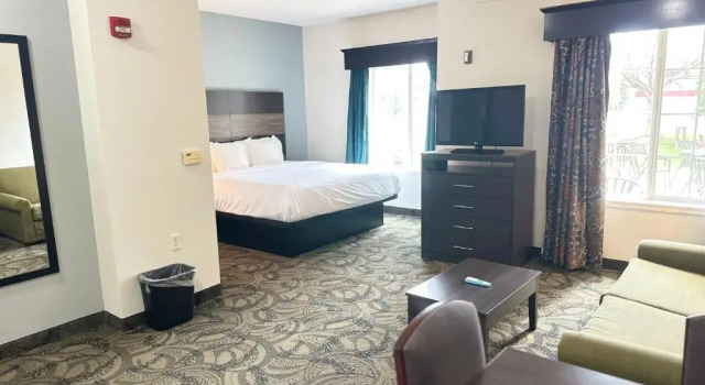 Люкс c 1 комнатой MainStay Suites Madison Airport