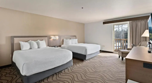Четырёхместный номер Standard Sandpoint Hotel & Suites Downtown