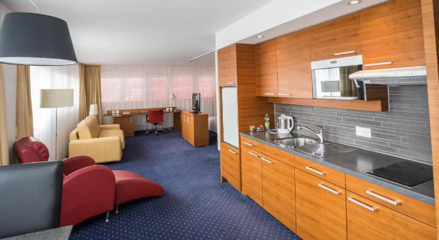 Полулюкс Hotel Höri Inn
