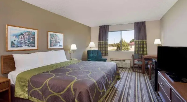 Номер Standard Super 8 by Wyndham Charles City
