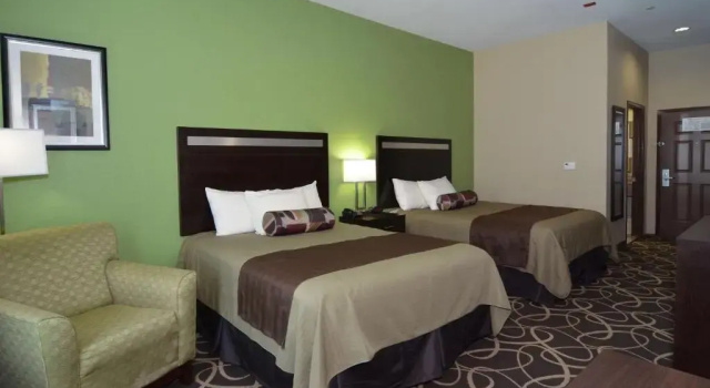 Четырёхместный номер Standard Best Western Plus Kenedy Inn