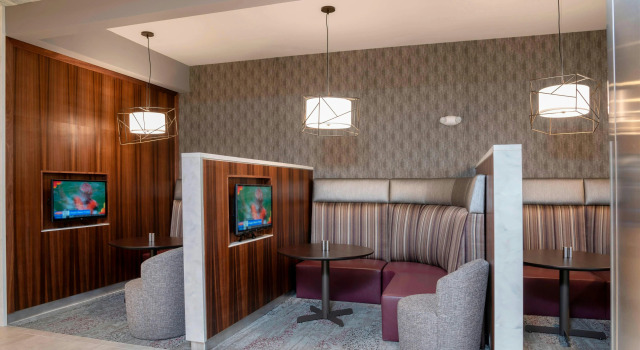Courtyard by Marriott Cleveland Elyria, Buchen Sie Hotel Elyria Ohio