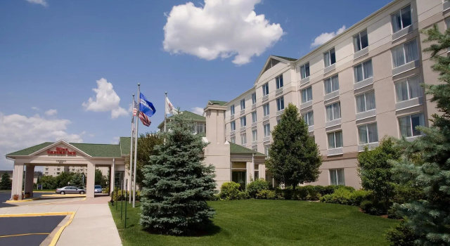 Четырёхместный номер Premium Hilton Garden Inn Oakbrook Terrace