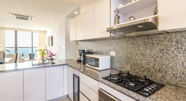 Номер Luxury с балконом Adlas Condo by the Beach